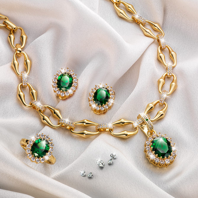 Conjunto EMERALD GLAMOUR: um conjunto exclusivo de Colar, Pendente, Anel e Brincos, com a Esmeralda como protagonista